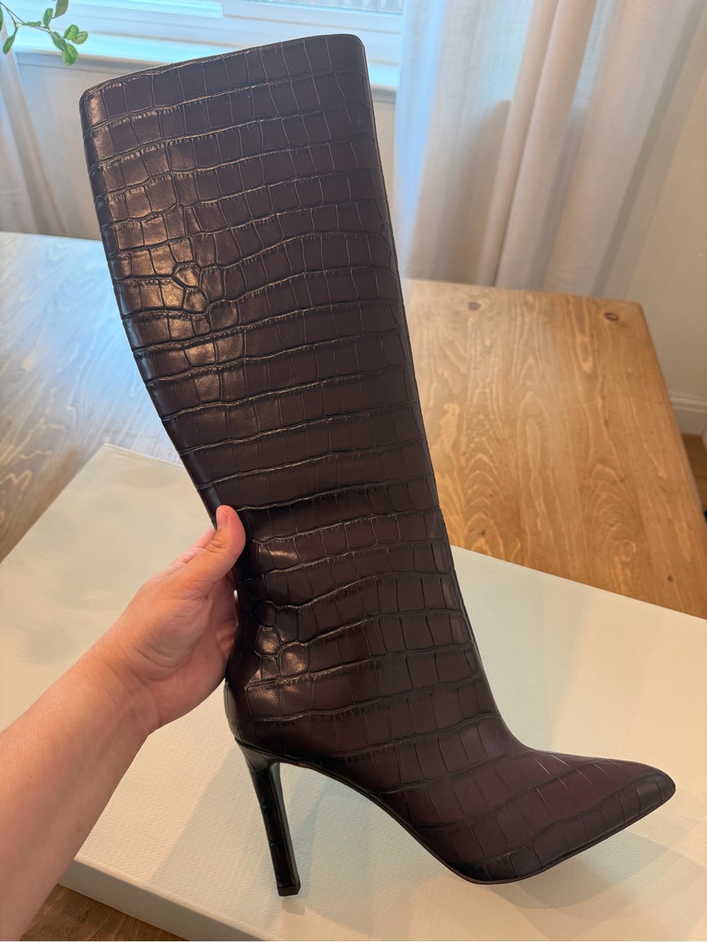 Women’s Knee-High Croc-Embossed Pointed Toe Stiletto Boot -
